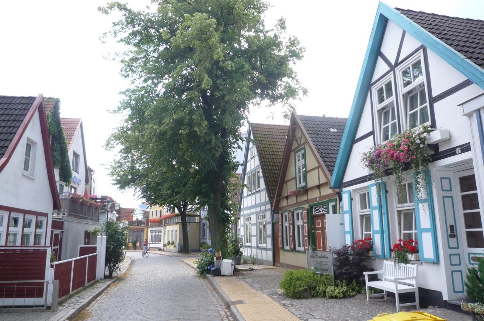 Strandmuschel, Ca 100M Z. Alten Strom Rostock Exterior photo
